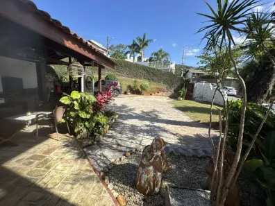Casa com 3 Quartos à venda, 420m² no Agronômica, Florianópolis