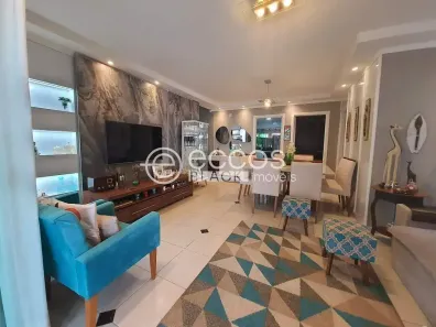 Casa com 3 Quartos à venda, 250m² no Alto Umuarama, Uberlândia