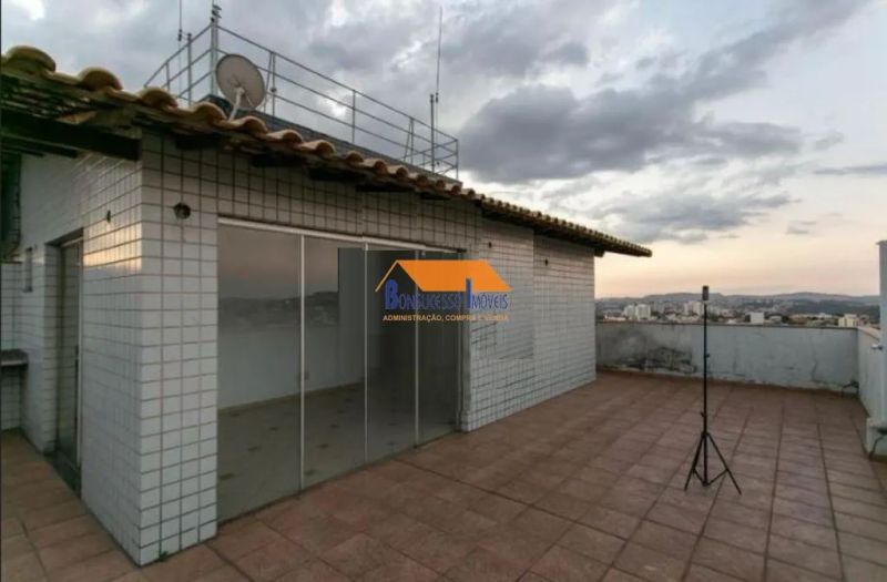 Cobertura com 3 quartos — Heliópolis, Belo Horizonte