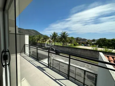 Casa de Condomínio com 3 Quartos à venda, 140m² no Itaipu, Niterói
