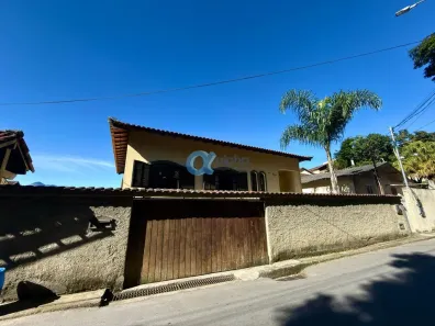 Casa com 4 Quartos à venda, 180m² no Mosela, Petrópolis