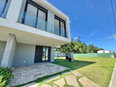 Casa de Condomínio com 3 Quartos à venda, 225m² no XANGRI-LÁ, Xangri-lá