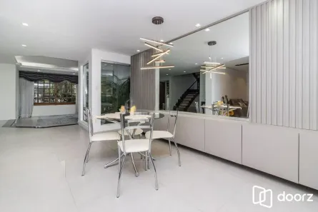 Casa com 4 Quartos à venda, 310m² no Chácara das Pedras, Porto Alegre