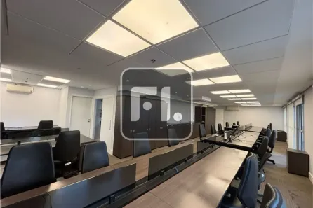 Sala Comercial para alugar, 200m² no Vila Olímpia, São Paulo