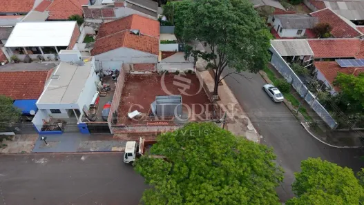 Lote/Terreno à venda, 210m² no Jardim Guairacá, Maringá
