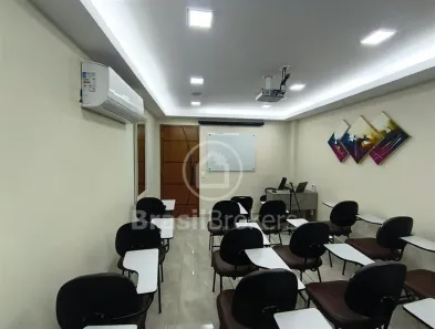 Sala Comercial à venda, 29m² no Del Castilho, Rio de Janeiro