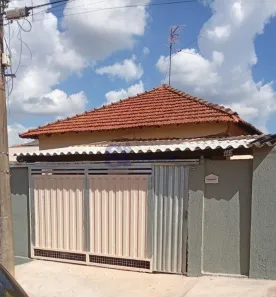 Casa com 2 Quartos para alugar, 60m² no Centro, Araraquara