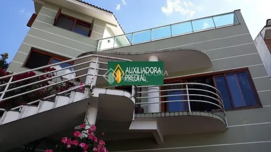 Sobrado com 3 Quartos à venda, 244m² no Teresópolis, Porto Alegre