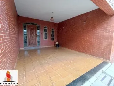 Casa com 3 Quartos à venda, 230m² no Granada, Uberlândia
