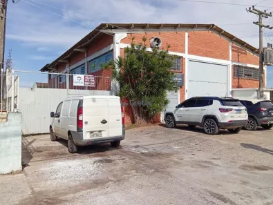 Galpão/Depósito/Armazém à venda, 720m² no Niterói, Canoas