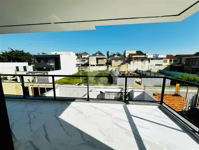 Sobrado com 4 Quartos à venda, 1000m² no Vargem Pequena, Rio de Janeiro