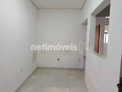 Casa com 2 Quartos para alugar, 55m² no São Luiz, Betim