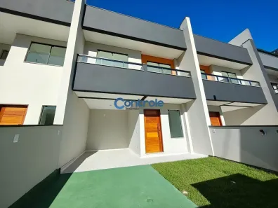 Sobrado com 3 Quartos à venda, 107m² no Forquilhas, São José