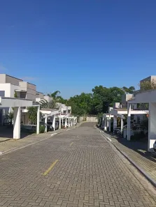 Sobrado com 3 Quartos para alugar, 119m² no Vila Areao, Taubaté