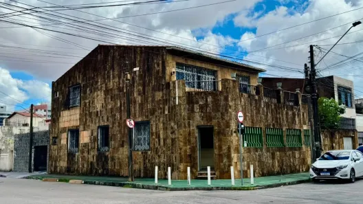 Casa com 9 Quartos à venda, 197m² no Parque Araxá, Fortaleza