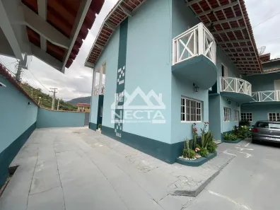 Sobrado com 2 Quartos para alugar, 82m² no Loteamento Balneário Camburi, Caraguatatuba