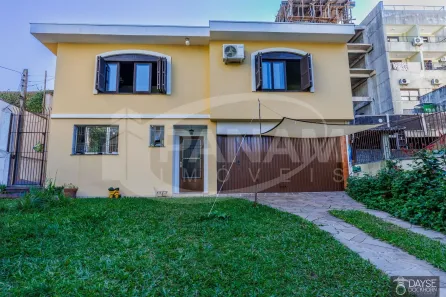 Casa com 3 Quartos à venda, 147m² no Vila Ipiranga, Porto Alegre