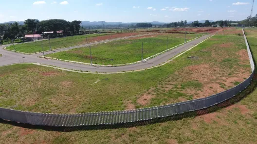 Lote/Terreno à venda, 200m² no Brigadeira, Canoas