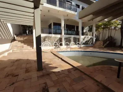 Casa com 6 Quartos para alugar, 700m² no Morada da Colina, Uberlândia
