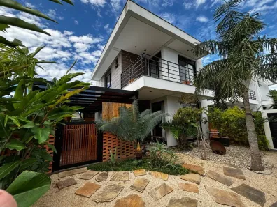 Casa com 3 Quartos à venda, 142m² no Campeche, Florianópolis