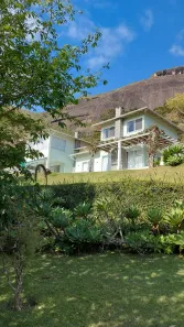 Casa com 3 Quartos à venda, 330m² no Samambaia, Petrópolis