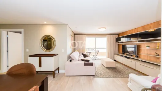 Apartamento com 2 Quartos para alugar, 78m² no Centro, Curitiba