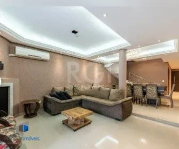Casa com 3 Quartos à venda, 242m² no Guarujá, Porto Alegre