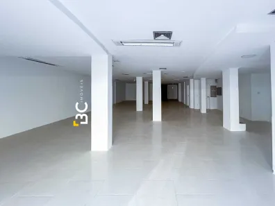 Ponto Comercial à venda, 360m² no Floresta, Porto Alegre