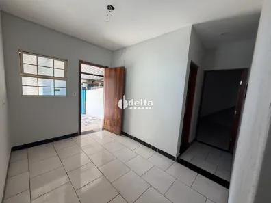 Apartamento com 2 Quartos para alugar, 50m² no Tabajaras, Uberlândia