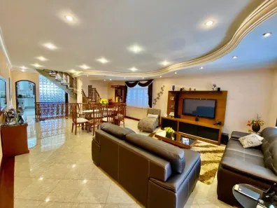 Sobrado com 4 Quartos à venda, 210m² no Água Rasa, São Paulo