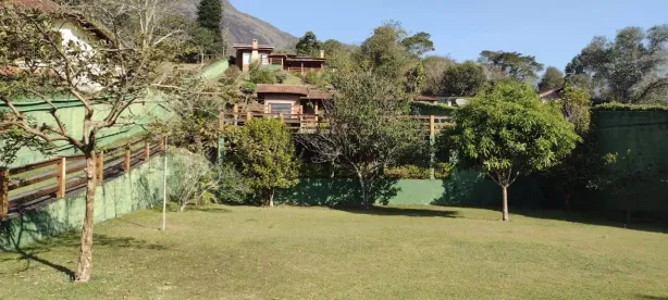 Casa com 3 Quartos à venda, 254m² no Samambaia, Petrópolis