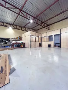 Galpão/Depósito/Armazém com 3 Quartos para alugar, 195m² no Jardim Europa, Sertãozinho