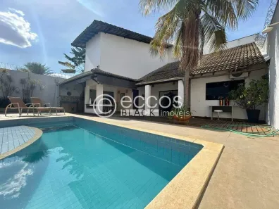 Casa com 4 Quartos à venda, 332m² no Jardim Karaíba, Uberlândia