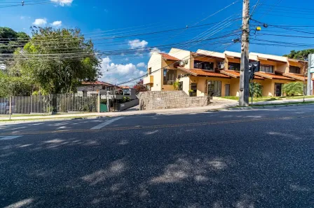 Casa com 4 Quartos à venda, 229m² no Mercês, Curitiba