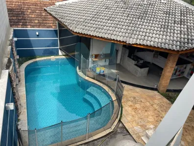 Sobrado com 3 Quartos à venda, 330m² no Vila Resende, Caçapava