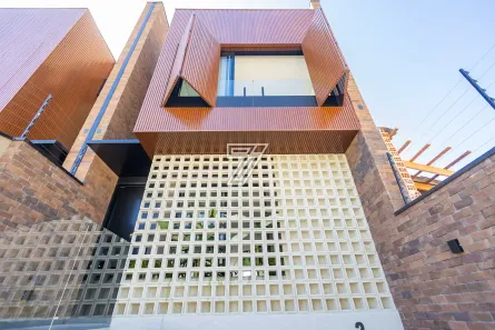 Sobrado com 3 Quartos à venda, 285m² no Campo Comprido, Curitiba
