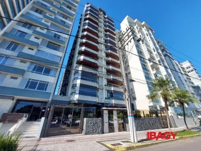Apartamento com 4 Quartos para alugar, 230m² no Centro, Florianópolis