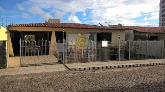 Casa com 3 Quartos à venda, 380m² no Lagoa Nova, Natal