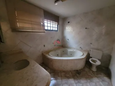Apartamento com 4 Quartos para alugar, 198m² no Centro, Uberaba