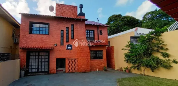 Casa com 3 Quartos à venda, 280m² no Jardim São Pedro, Porto Alegre