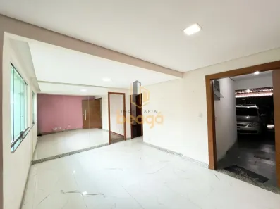 Casa com 3 Quartos à venda, 200m² no Carajás, Contagem