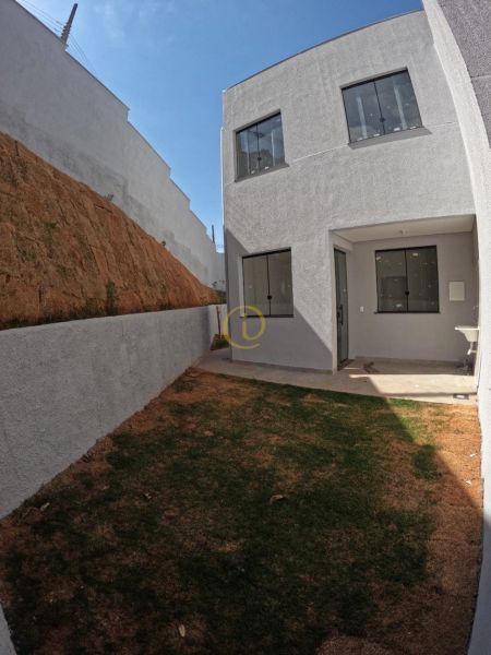 Casa com 3 quartos — Manacás, Belo Horizonte