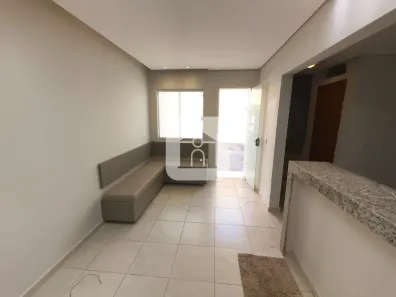 Casa de Condomínio com 2 Quartos para alugar, 80m² no Vigilato Pereira, Uberlândia
