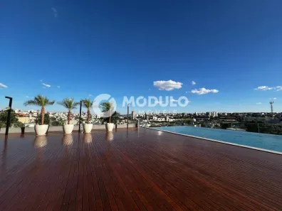 Apartamento com 3 Quartos para alugar, 95m² no Osvaldo Rezende, Uberlândia