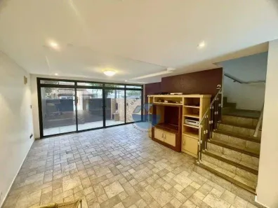 Casa com 3 Quartos para alugar, 450m² no Gonzaga, Santos