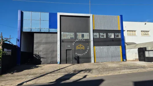 Galpão/Depósito/Armazém para venda ou aluguel, 868m² no Vale Verde, Valinhos