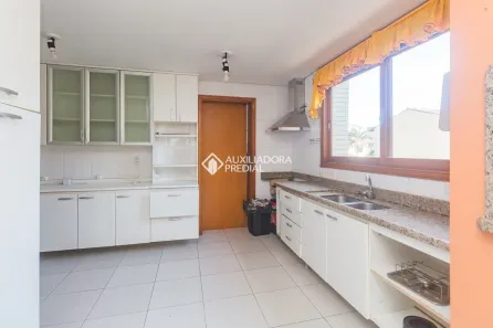 Apartamento com 3 Quartos à venda, 151m² no Jardim Itu, Porto Alegre