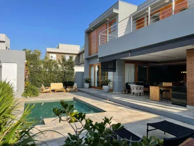 Casa de Condomínio com 3 Quartos à venda, 370m² no Granja Viana, Cotia