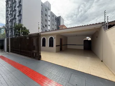 Imóvel Comercial com 3 Quartos à venda, 350m² no Zona 07, Maringá