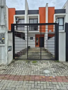 Sobrado com 3 Quartos para alugar, 95m² no Floresta, Joinville